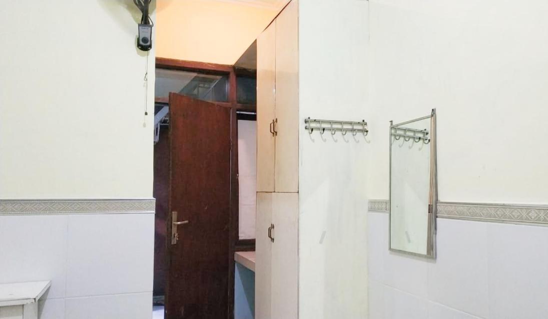 D'Kost Ketintang Hotel Surabaia Exterior foto