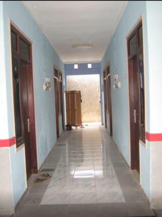 D'Kost Ketintang Hotel Surabaia Exterior foto